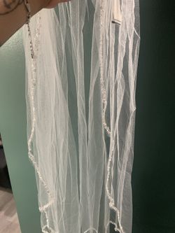 Elegant Beaded White Vail 