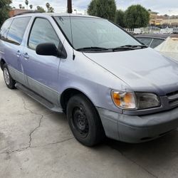 1999 Toyota Sienna
