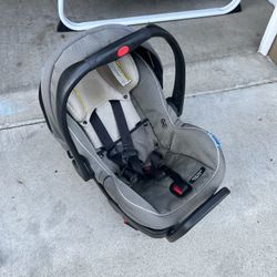 Graco Snap In Child’s seat/Carrier