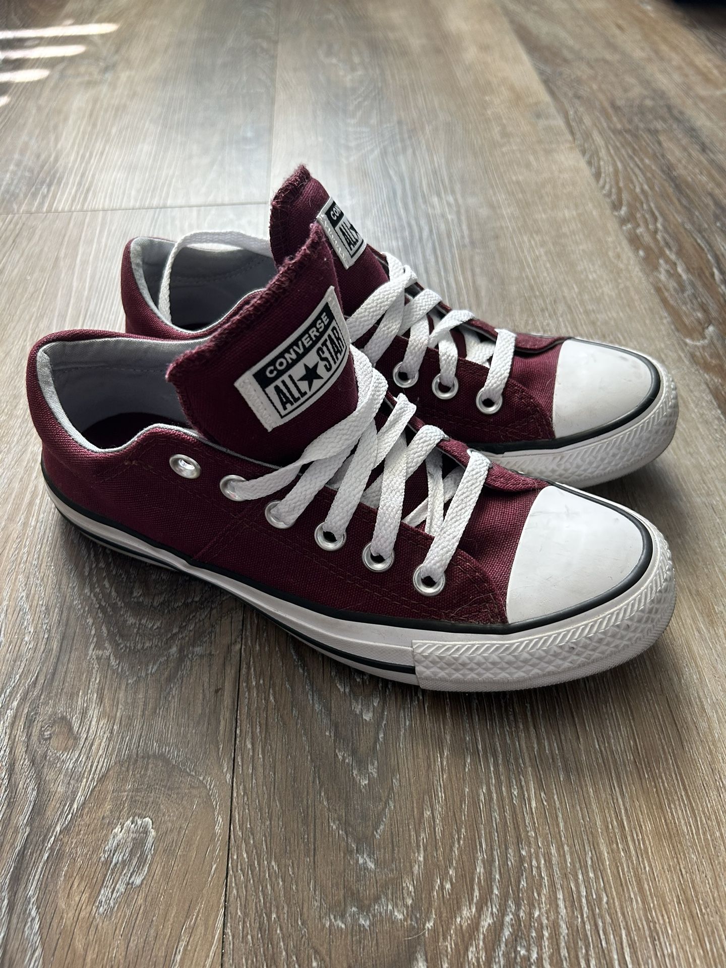 Converse Chuck Taylor All Star Low Top Shoes - 7-Women - Burgundy / Wine