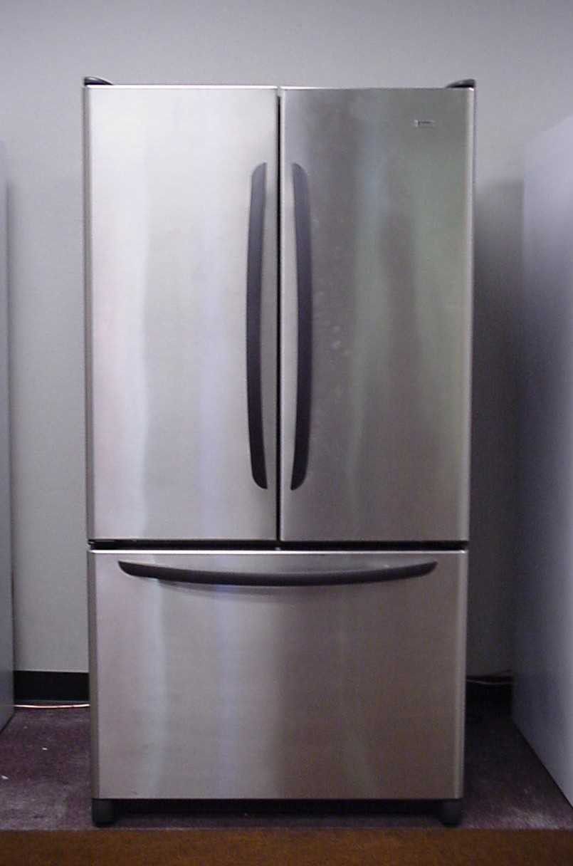 Kenmore Refrigerator with bottom freezer