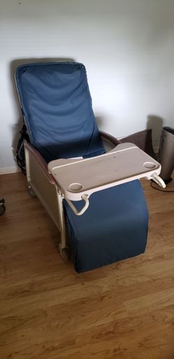 Medical Geriatric Recliner Chair w/ Alternating Air Cushion