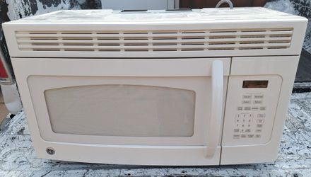 Cream Over The Stove Microwave With A https://offerup.com/redirect/?o=MzAuZGF5 Warranty 