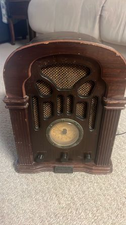 Vintage Style Cathedral Tabletop Radio