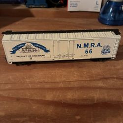 HO NMRA BOX CAR