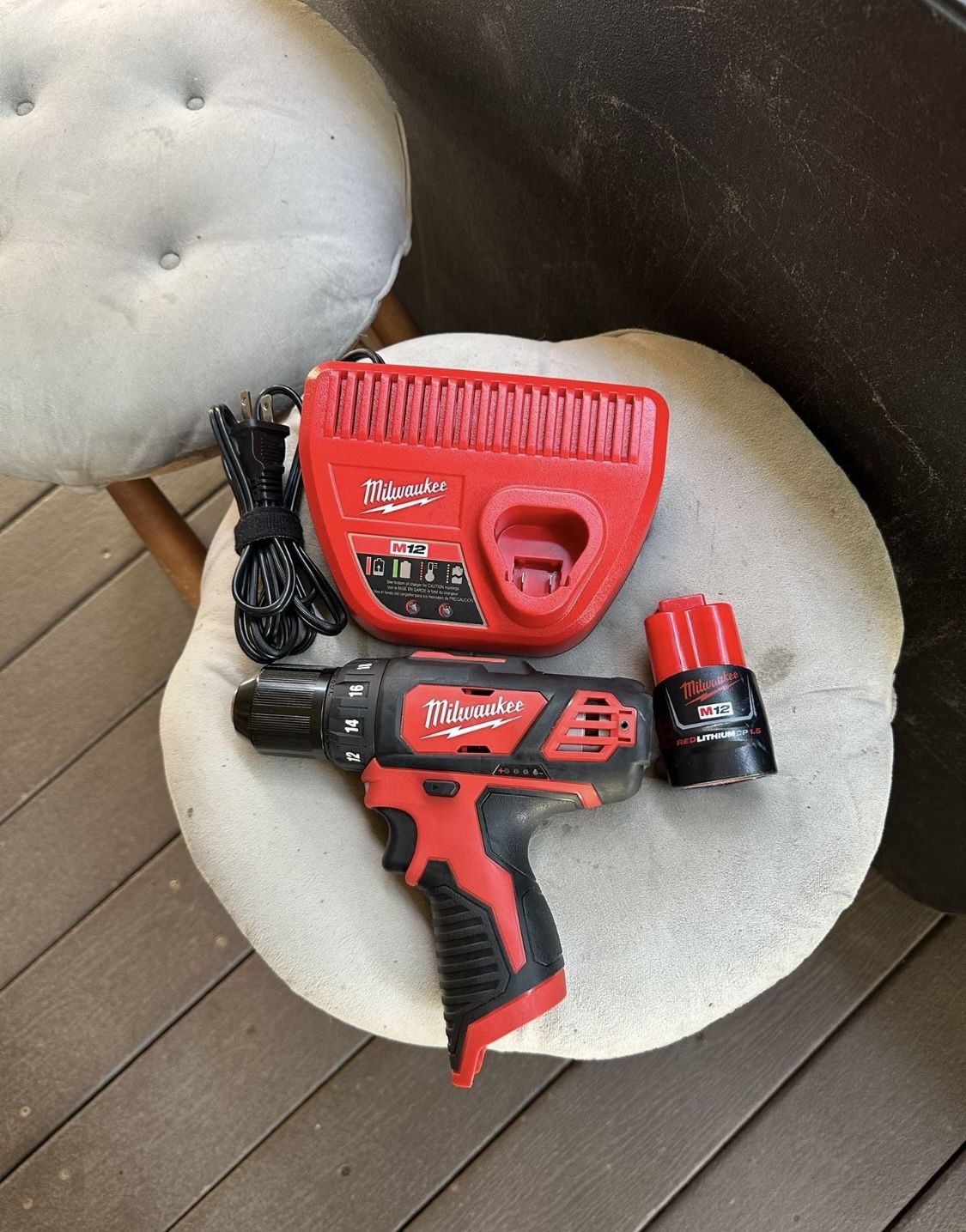 Milwaukee M12 Drill 3/8" Drill Driver Bare Tool Slightly Used