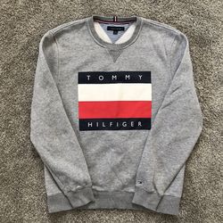 Tommy Hilfiger Sweater Size Large Big Logo