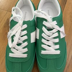 MADDEN GIRL GREEN LOW PROFILE RETRO JOGGER SNEAKERS 