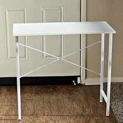 Small Desk 32x16x29 (LxWxH)