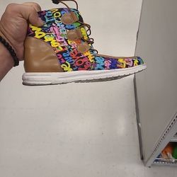 Shoe