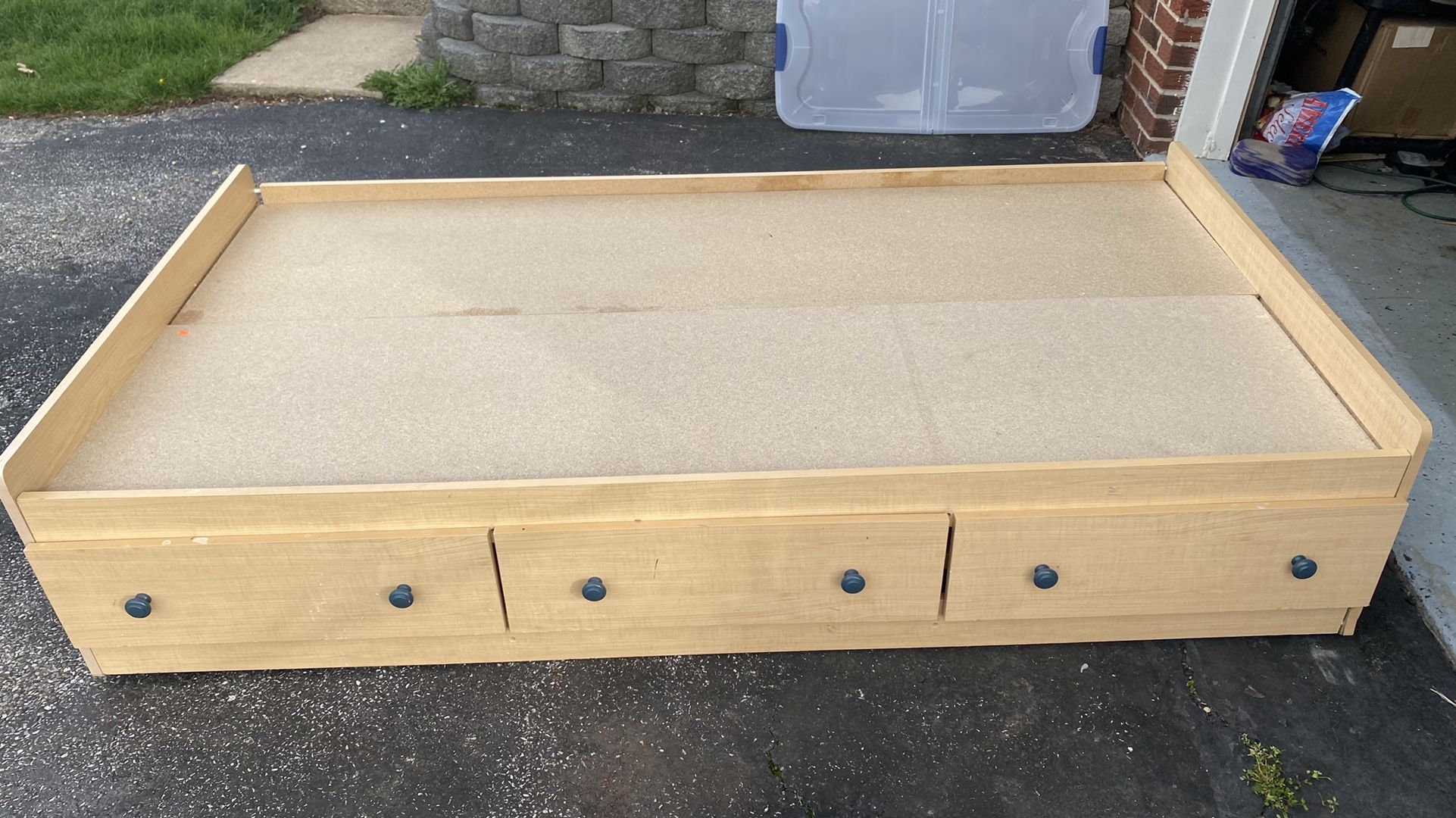 Twin Platform 3 Drawer Storage Bed