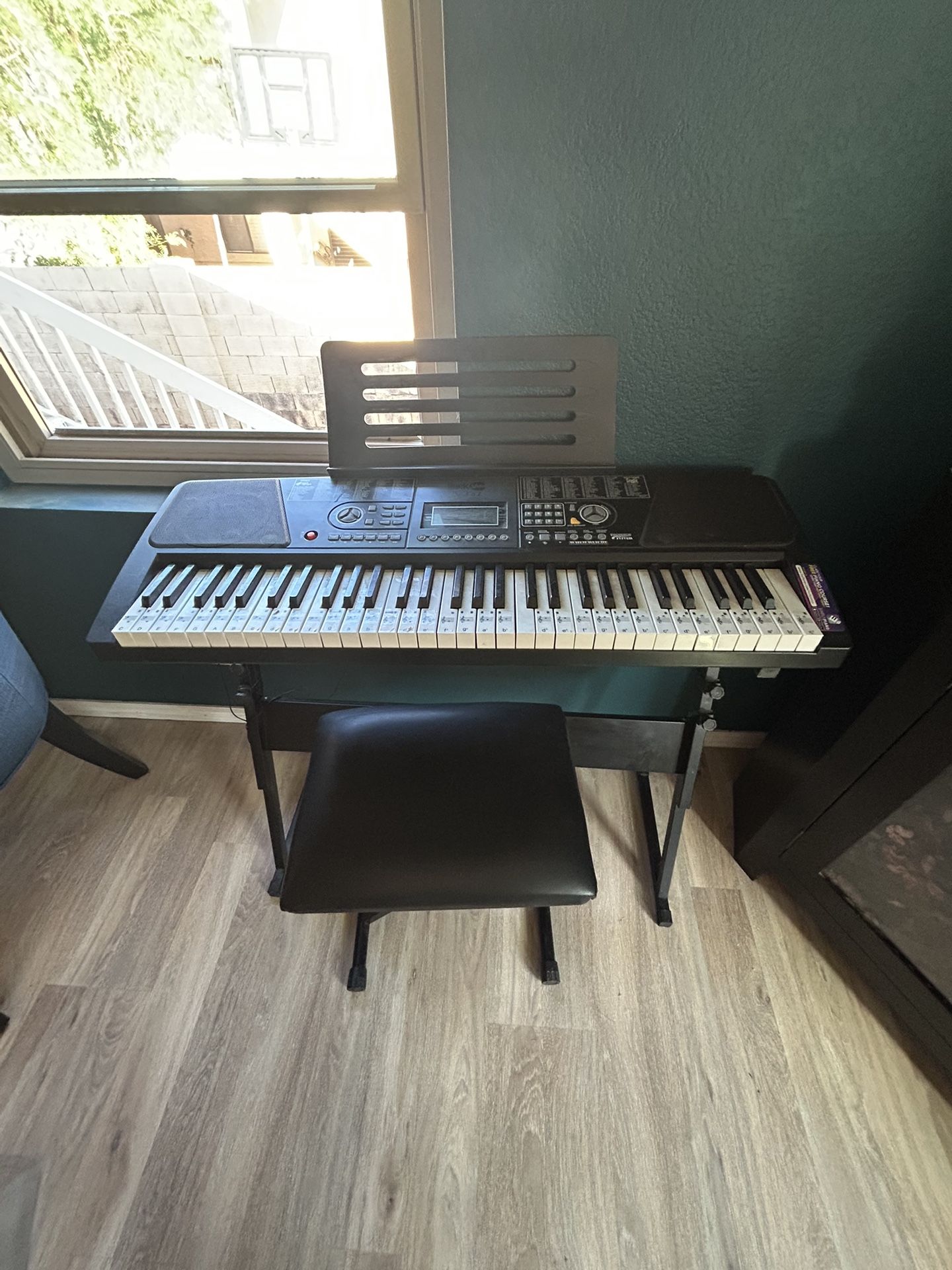 Electric Piano Keyboard 