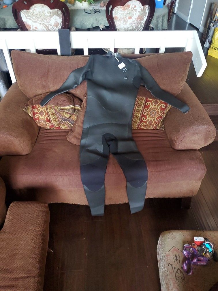 RVCA Wetsuit Steamer- New With Tags! Size MT