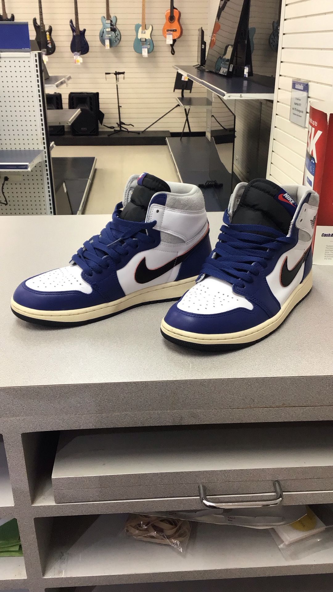 Jordan’s 1’s Sz 9