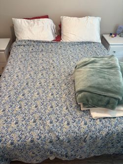 Queen Bed