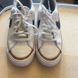 Nike shoes 