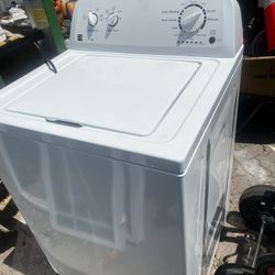 Kenmore Washer And Gas Dryer. 