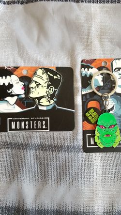 Universal Monsters Pins/Keychain