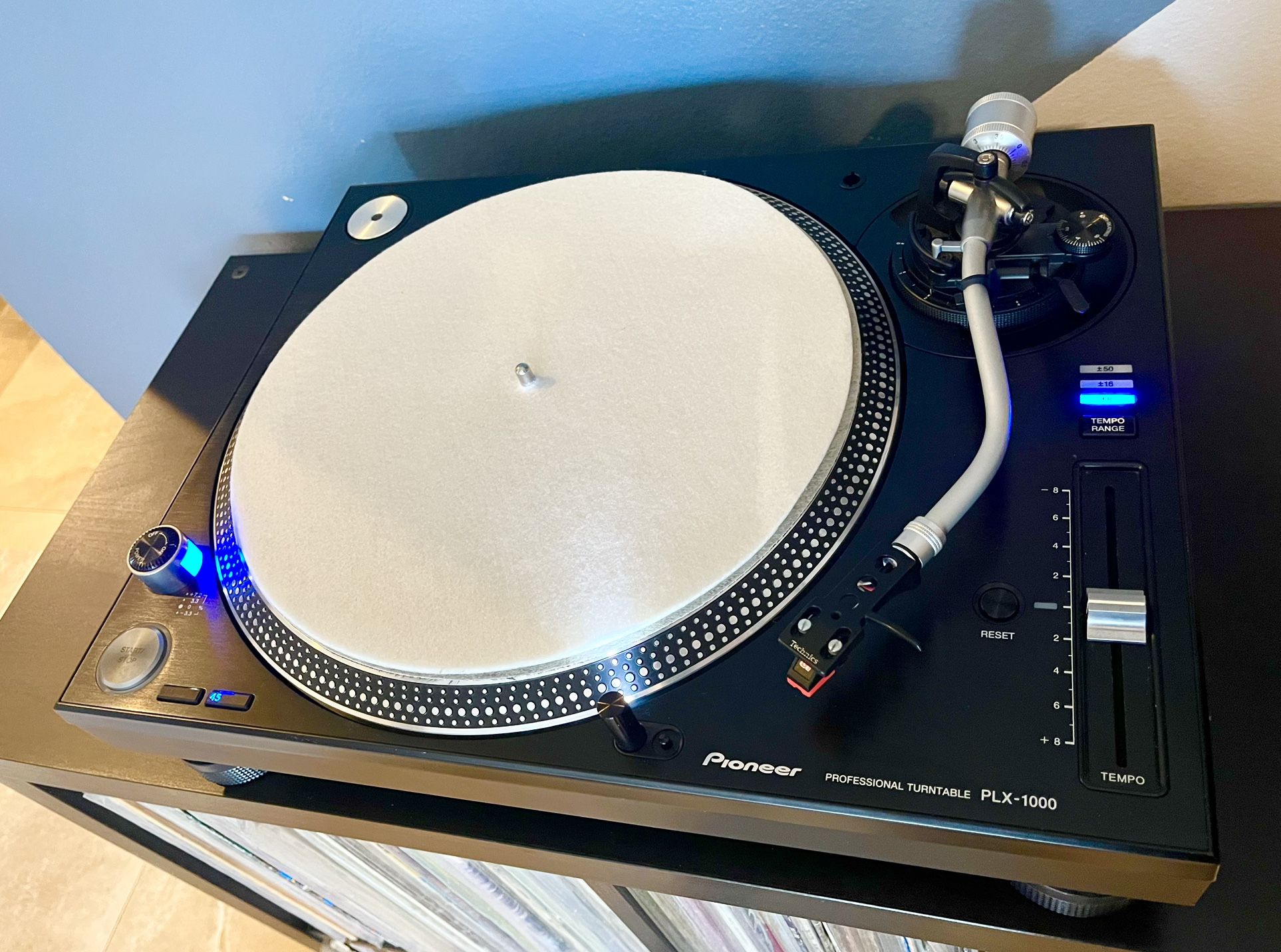 (1) Pioneer PLX1000 Direct Drive Turntable + Cover