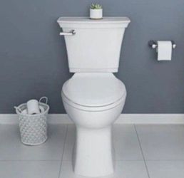 American Standard Rumson 2-Piece 1.28 GPF Single Flush Elongated Toilet in White Seat is Included