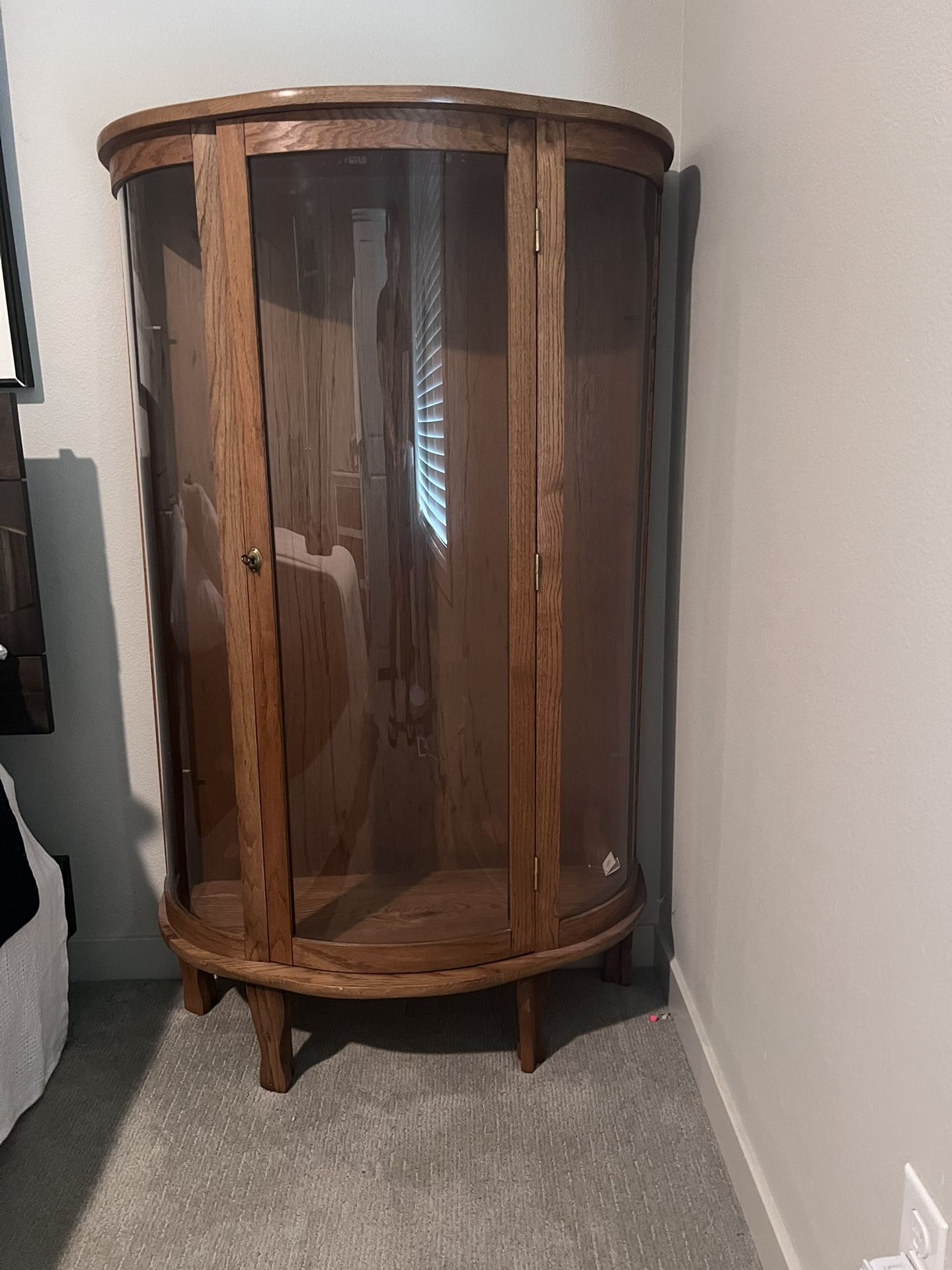 Concave Glass Case