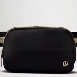 LULULEMON EVERYWHERE BELT BACK 1L WORDMARK - BLACK & GOLD - NWT