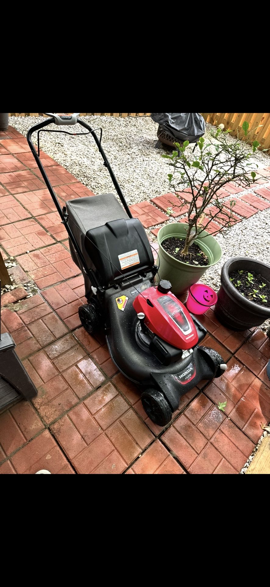Honda HR 216 Lawnmower