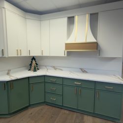 Elegant Modern Kitchen Cabinets - Premium Quality