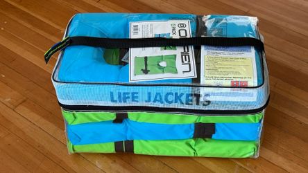 Life Jackets 4-Pack