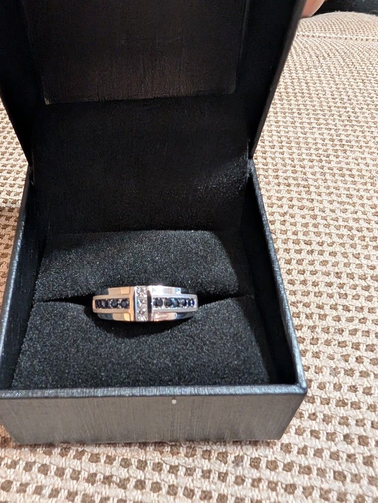 Men's Wedding Ring (Brand New)