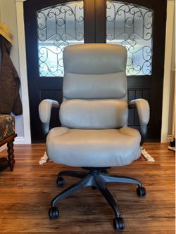 La-Z-Boy Aberdeen Bonded Leather Executive Chair