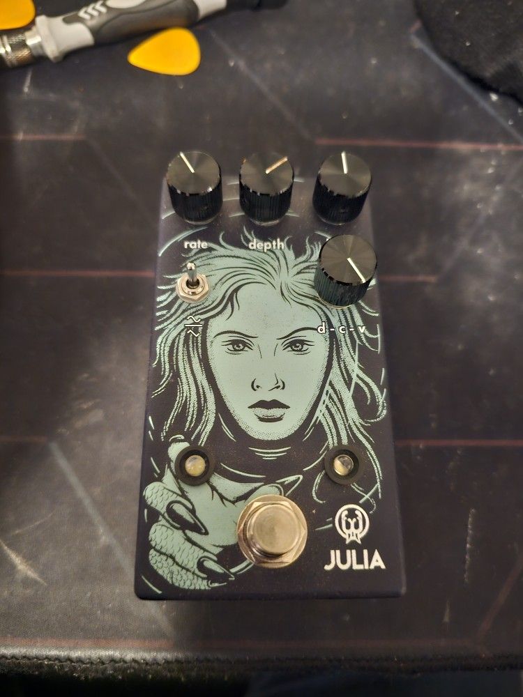 Julia Vibrato V2 