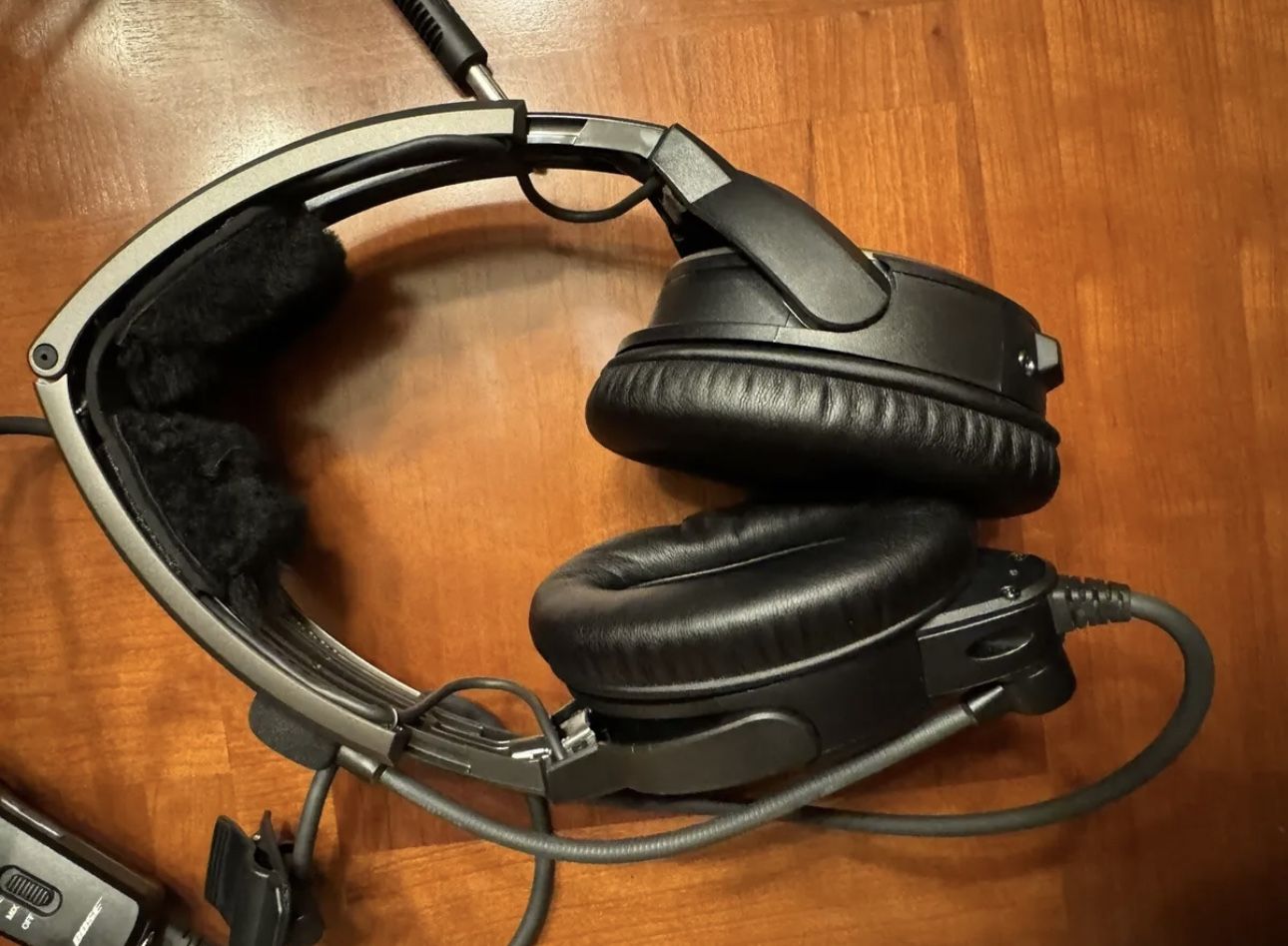 Bose A20 Aviation Headset for Sale in Fernandina Beach, FL OfferUp