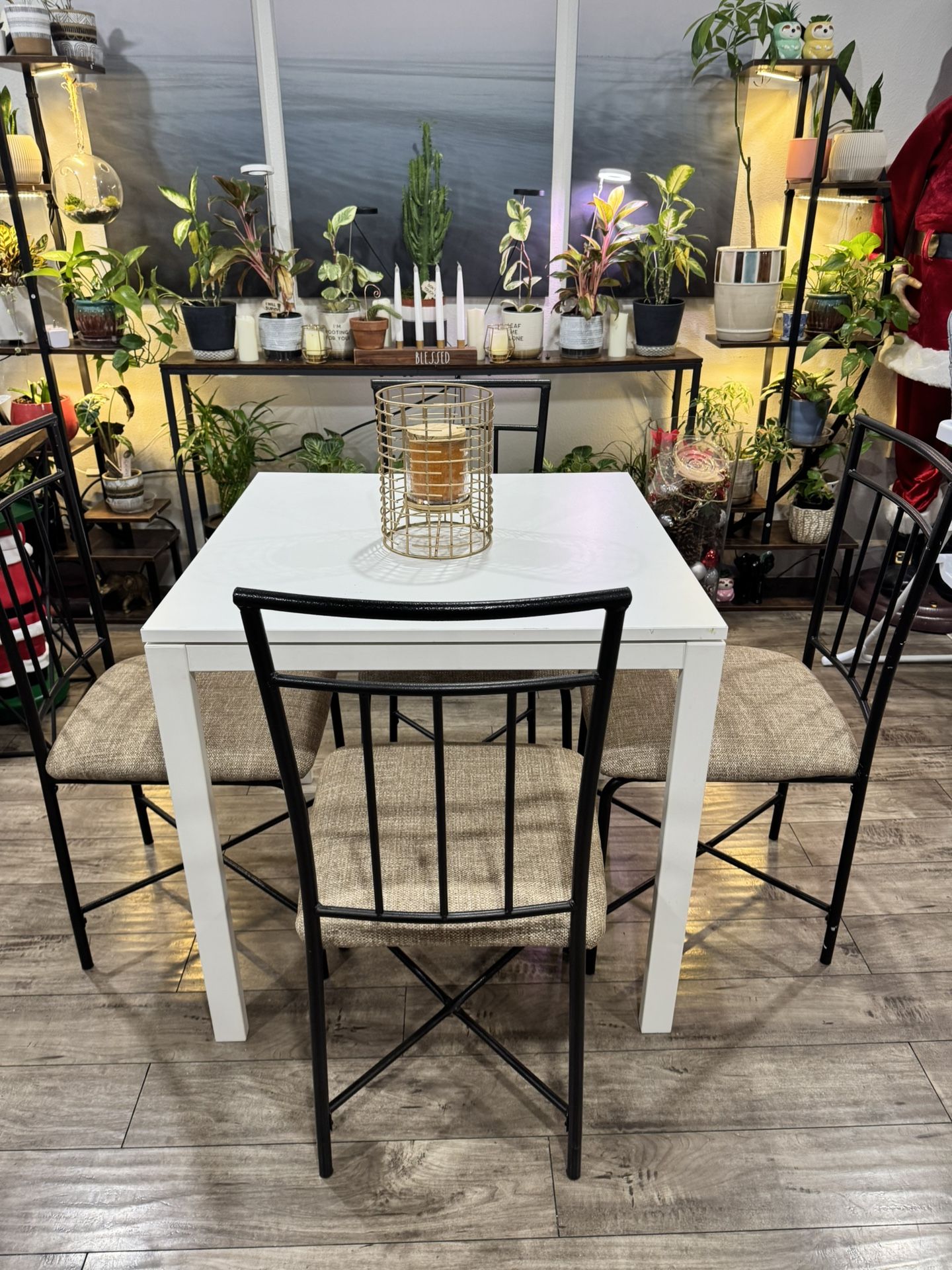 5 Piece Dinette Set With New Upholster