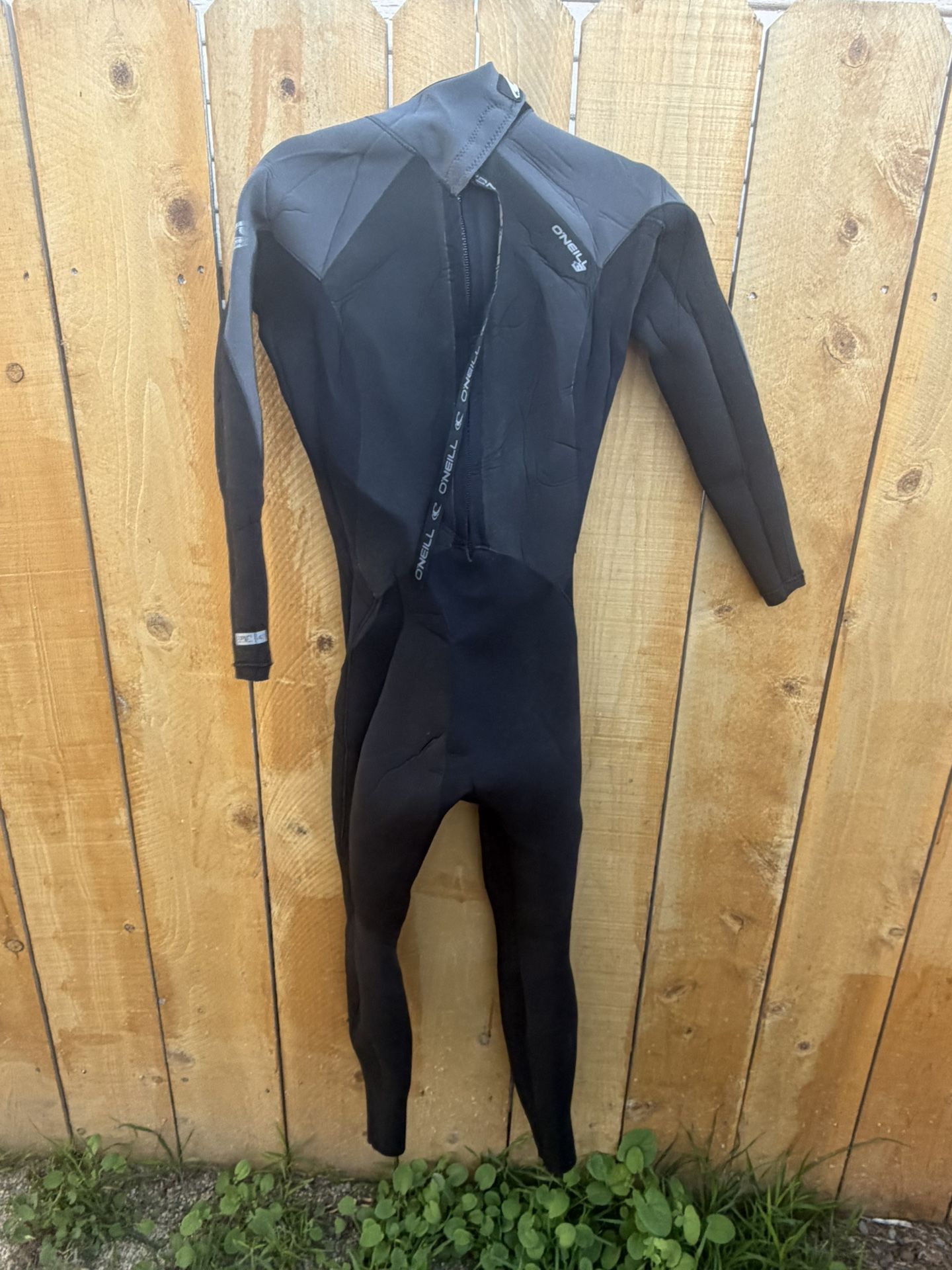 ONIEL WETSUIT GREAT CONDITION