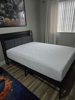 Full size bed (kid or adult)