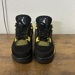 Jordan 4 thunders