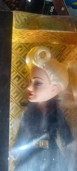 GWEN STEFANI WORLD TOUR 2007  LTD EDITION DOLL