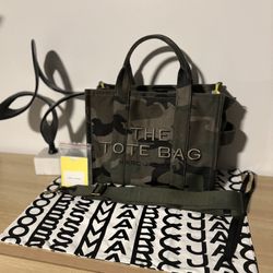 Marc Jacobs Camouflage The Medium Tote Bag 