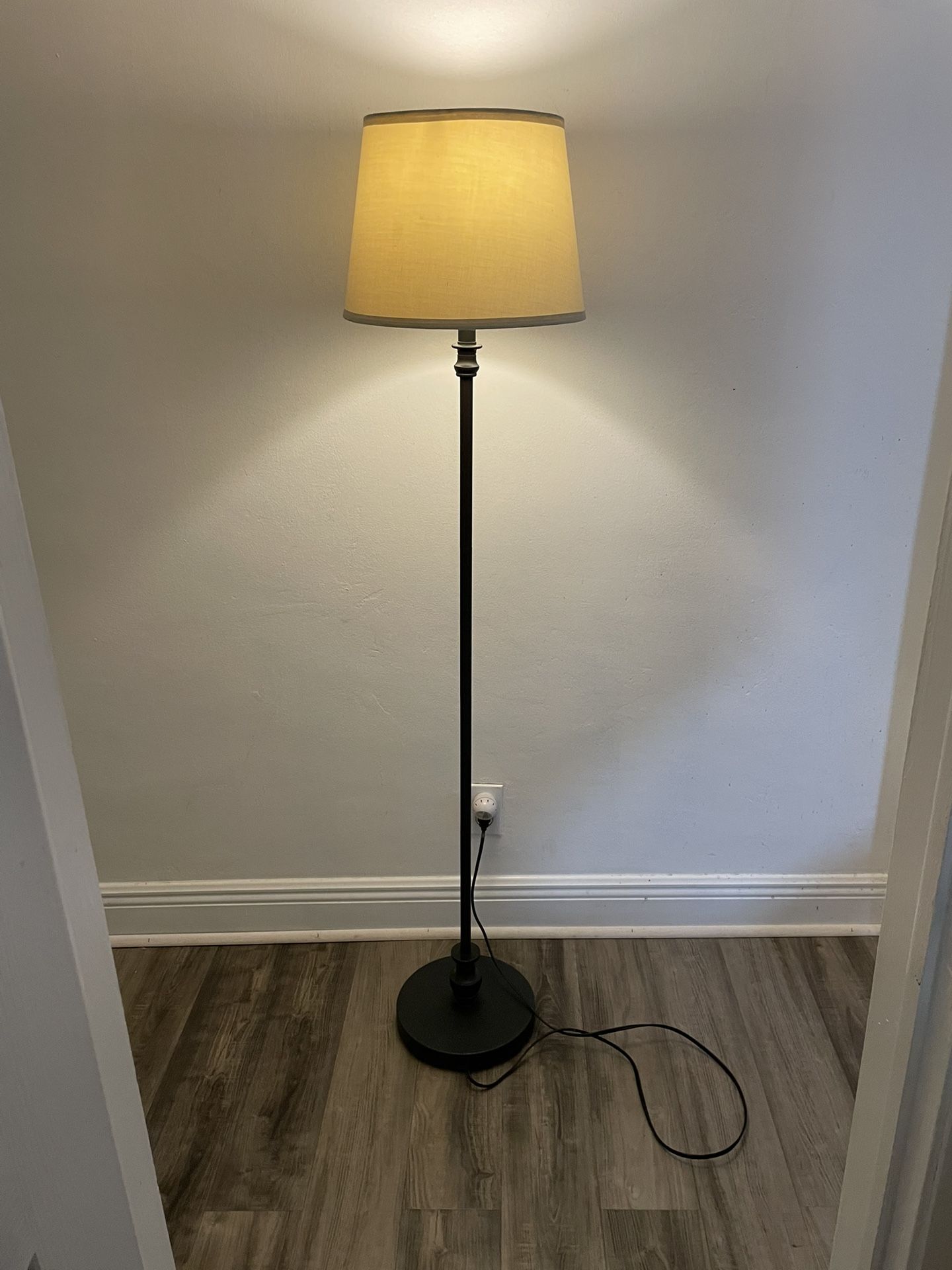 Floor Lamp 58”H Good Condition $20 Firm On Price