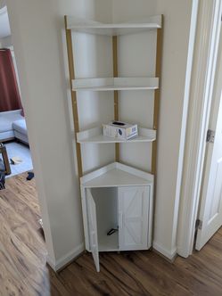 Corner cabinet