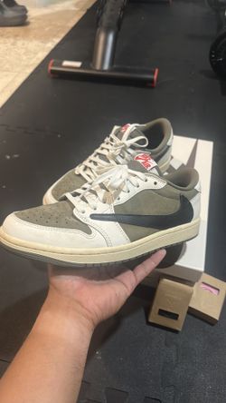 Travis Scott Jordan 1 low Medium Olive