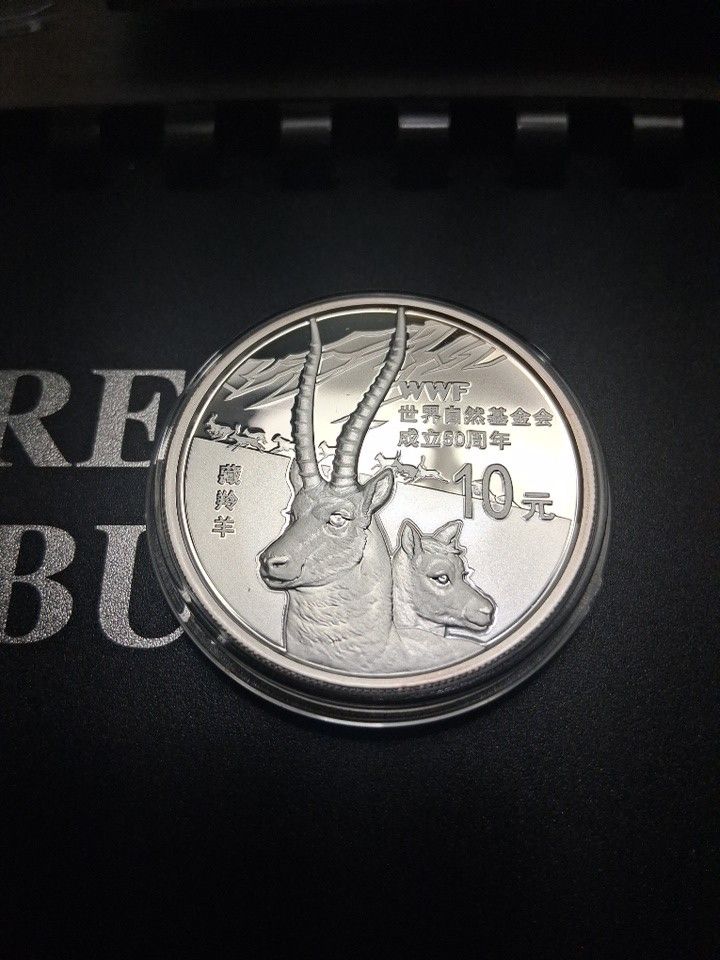 2011 China 10YUAN  50th anniversary Tibetan antelope Silver Coin Ag.999