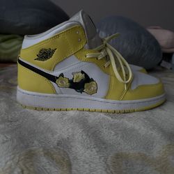 Air Jordan 1 Mid SE GS 'Rose Patch - Dynamic Yellow'