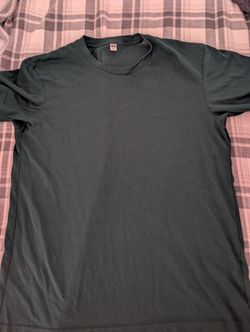Uniqlo Dark Green Tee Shirt 