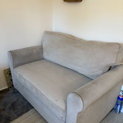 Love seat pull out couch
