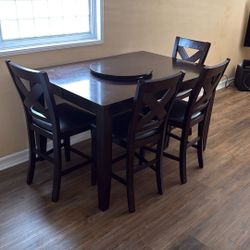 Dining Room Table 