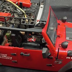 Axial rubicon Jeep custom hard chassis w a lot accessories $130