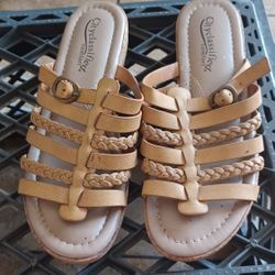 Women's Sandals Size 8.5 Tan/Beige 