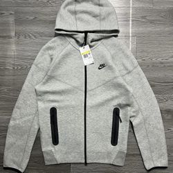 NIKE TECH FLEECE